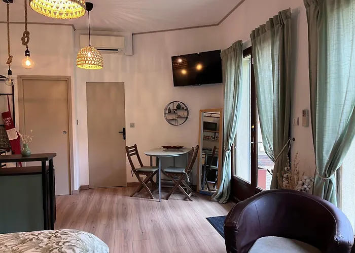 Bed & Breakfast En Rez De Jardin Chaville